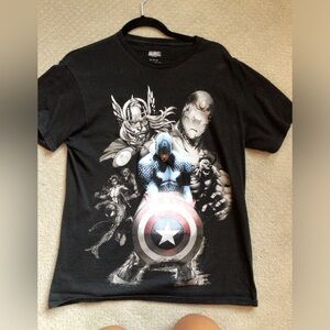 Women’s graphic T-shirt